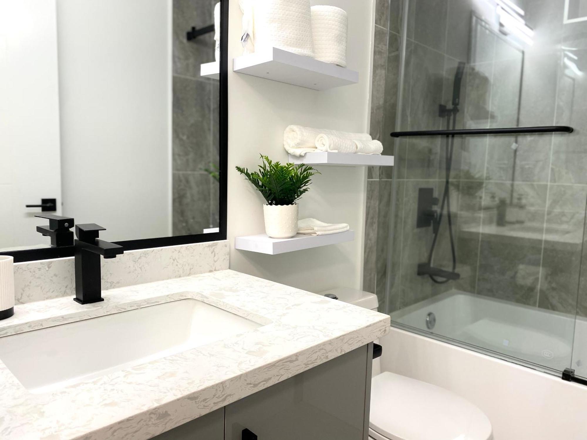 Modern And New House Near Pne With Big Garden And Free Parking Apartment Vancouver Luaran gambar